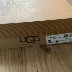 Gray Ugg boots